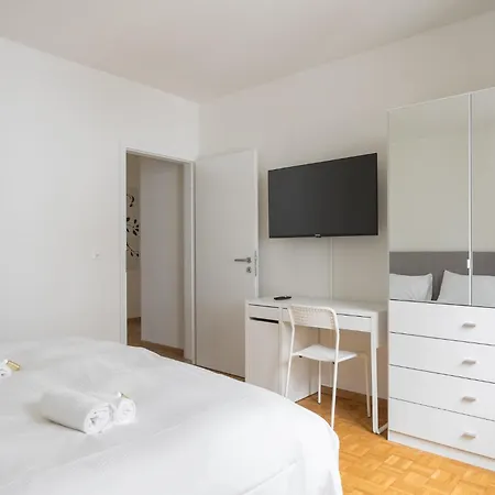 Downtown Dream 2 5br With Balcony And Style Ba 51 *